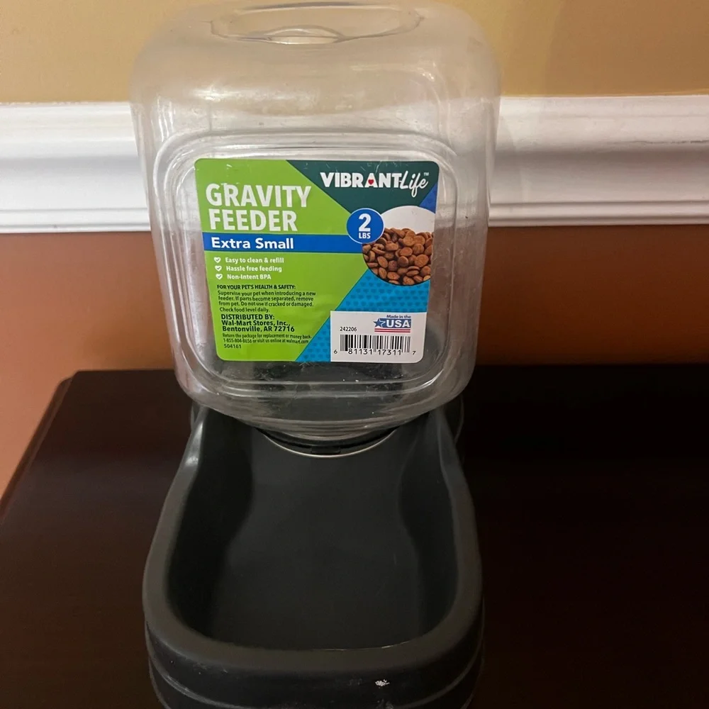 Extra small gravity feeder for pets